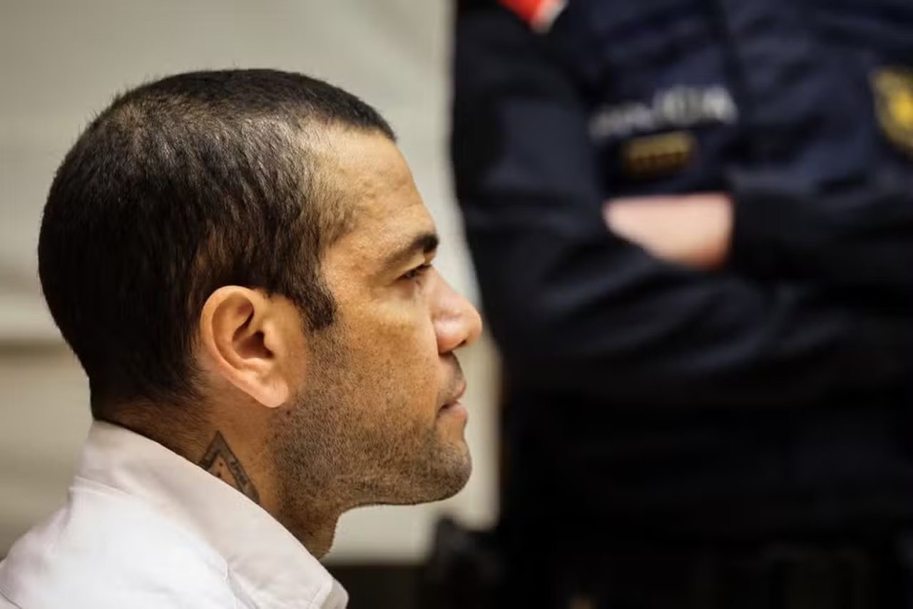 julgamento-de-daniel-alves:-medicos-confirmam-presenca-do-dna-do-ex-jogador-no-corpo-da-vitima