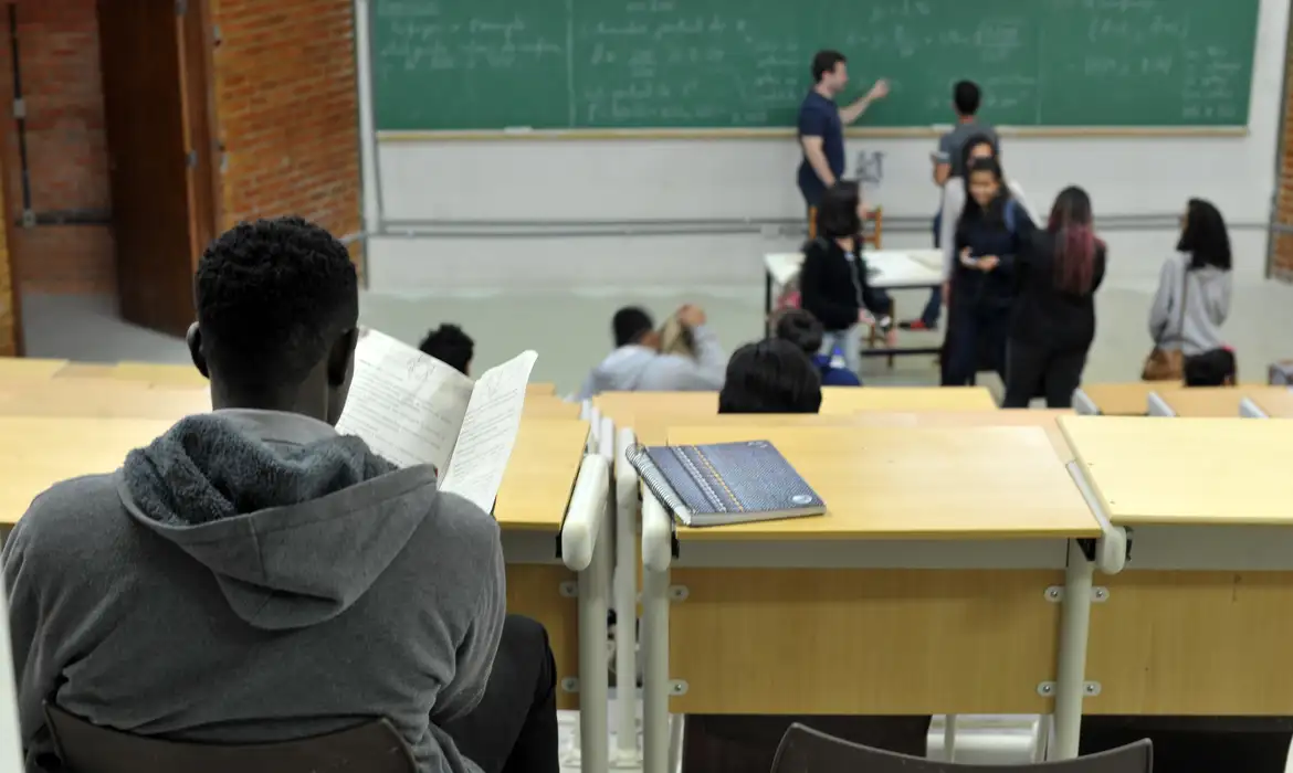 mec-promovera-seminario-para-avaliar-politicas-de-cotas-raciais-em-universidades