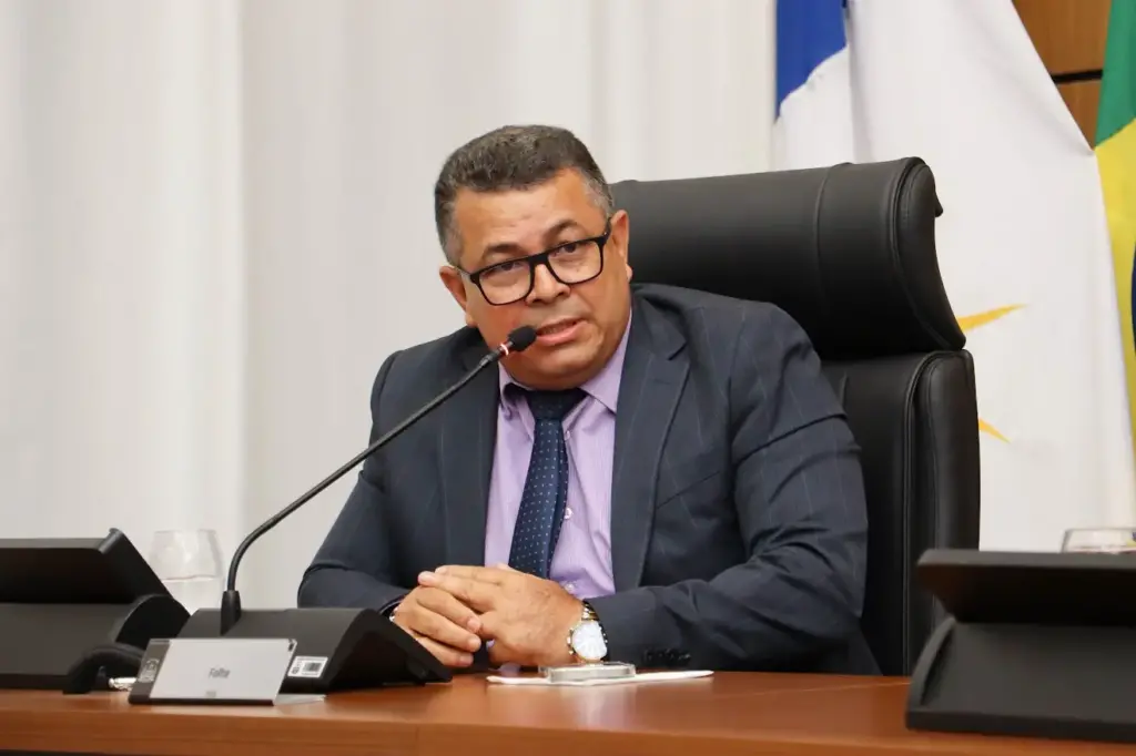 vereador-folha-e-eleito-presidente-da-comissao-de-financas-para-o-bienio-2025/2026