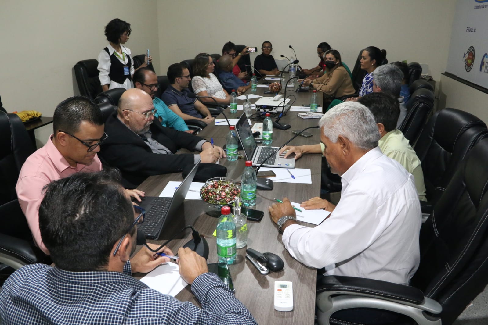 em-consenso,-sindicatos-definem-percentual-a-ser-reivindicado-na-data-base-2025