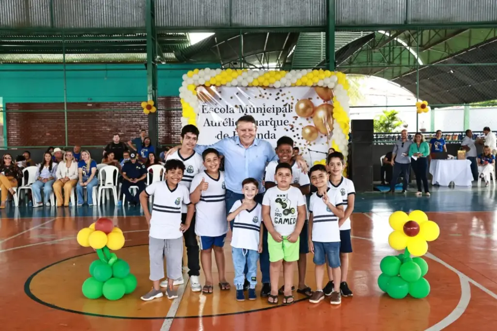 escola-aurelio-buarque-de-holanda-comemora-30-anos-de-existencia