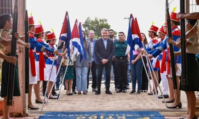 prefeito-eduardo-siqueira-prestigia-aniversario-da-eti-caroline-campelo
