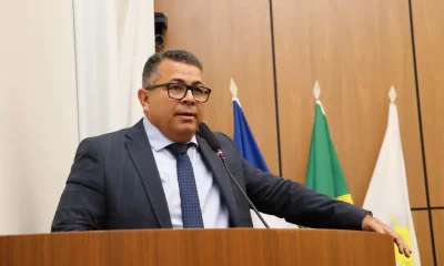 vereador-folha-solicita-limpeza-e-manutencao-das-pracas-da-arno-31-e-arno-33