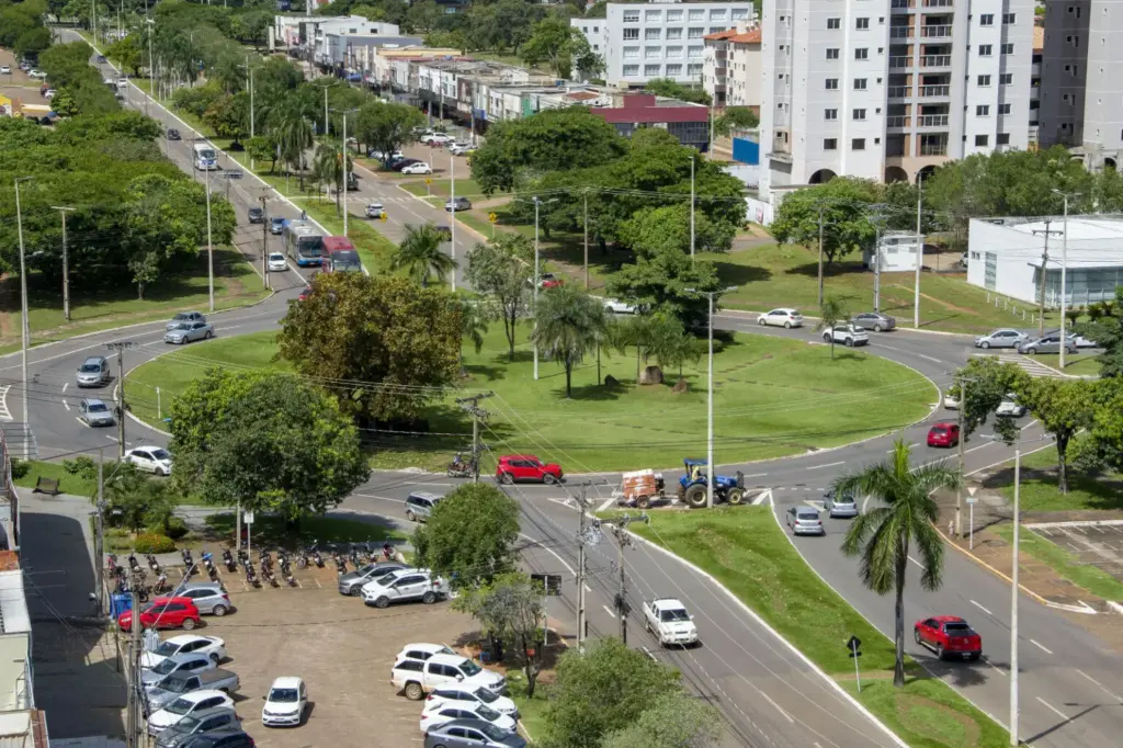 prefeitura-de-palmas-ensina-como-usar-corretamente-as-rotatorias-na-capital-e-evitar-acidentes