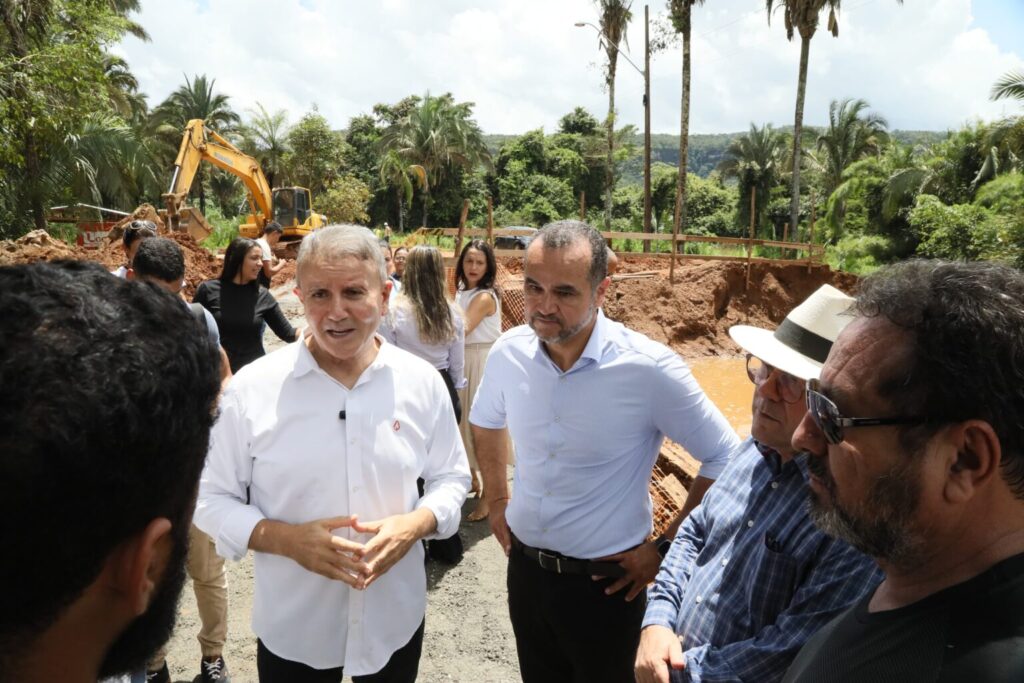 prefeito-eduardo-siqueira-campos-visita-obra-da-ponte-no-distrito-de-taquarucu