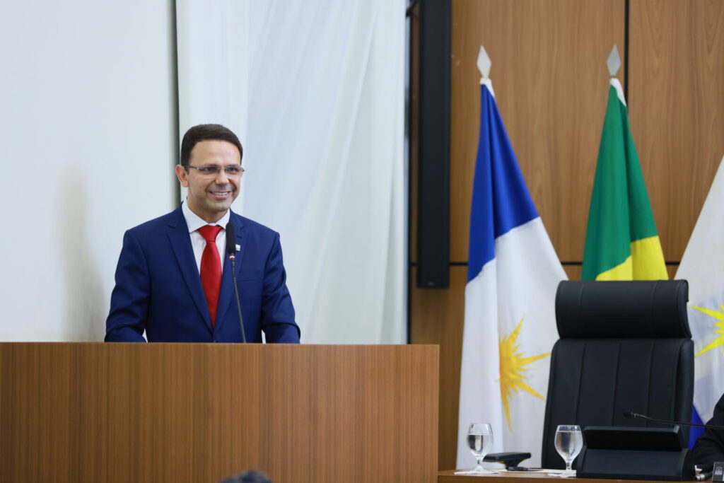 camara-de-palmas-concede-titulo-de-cidadao-palmense-a-secretario-chefe-do-gabinete-do-prefeito