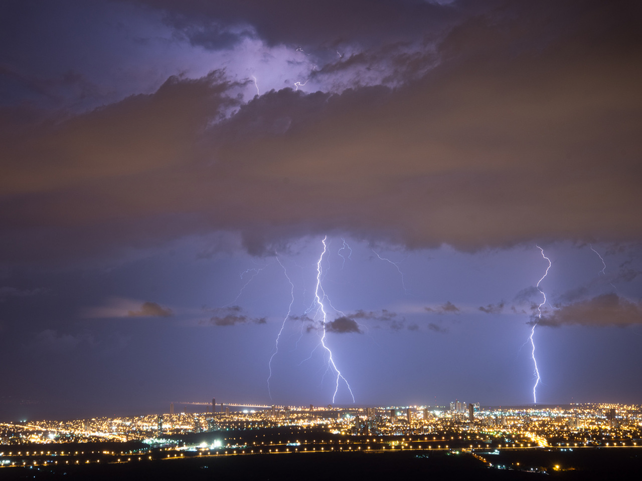 estado-do-tocantins-contabiliza-mais-de-2,6-milhoes-de-raios-de-janeiro-a-abril