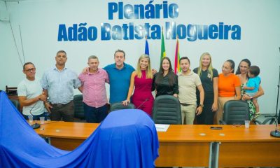 deputado-dr.-danilo-alencar-faz-doacao-de-motocicleta-para-associacao-comercial-de-caseara