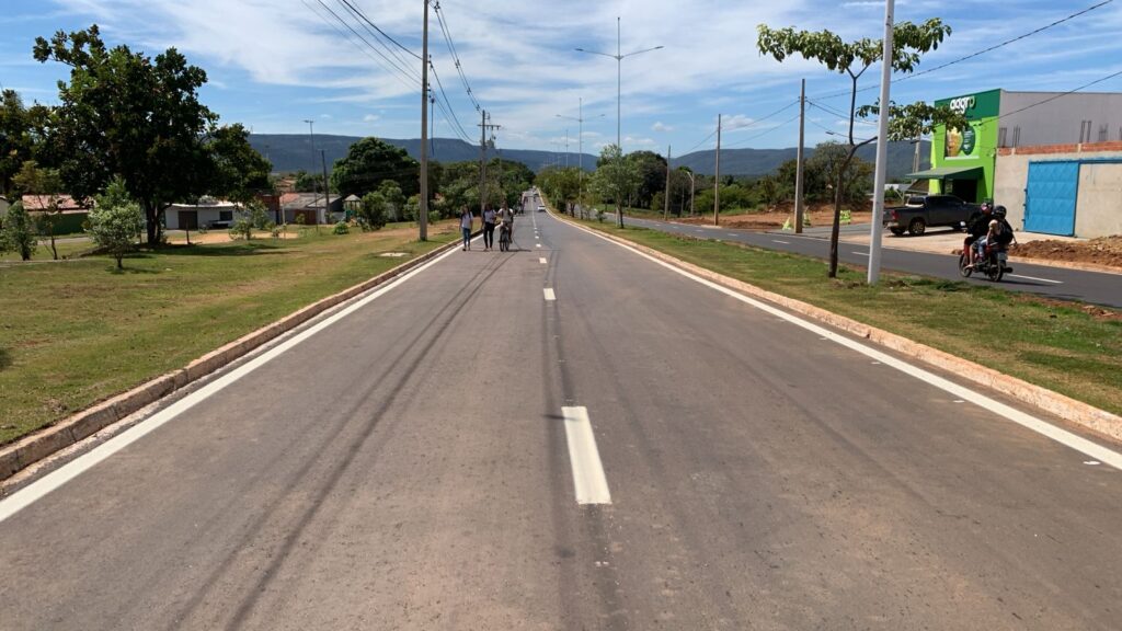 prefeitura-conclui-servicos-de-sinalizacao-viaria-em-avenida-comercial-de-taquaralto