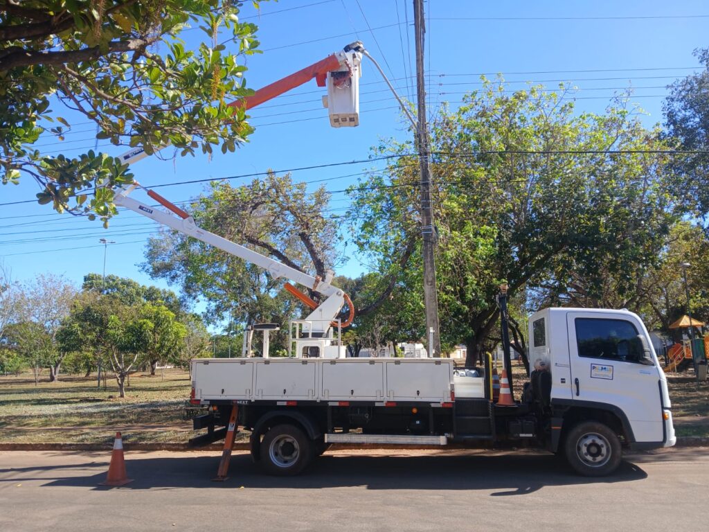 prefeitura-realiza-forca-tarefa-para-manutencao-da-iluminacao-publica-na-capital