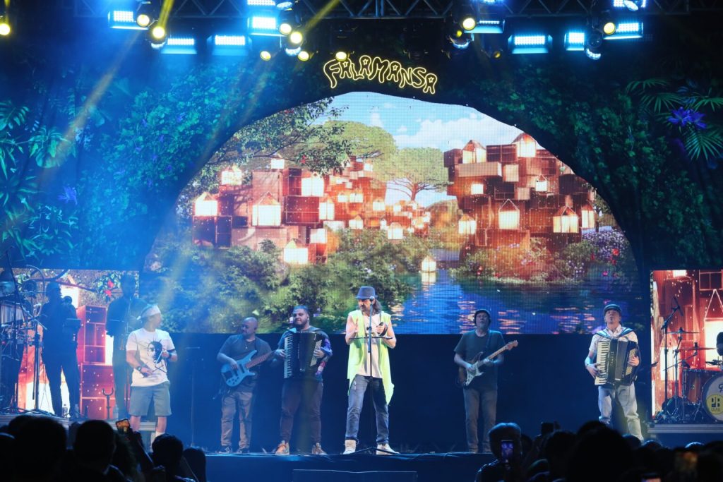 falamansa-anima-segunda-noite-do-arraia-da-capital-com-sucessos-do-forro-universitario
