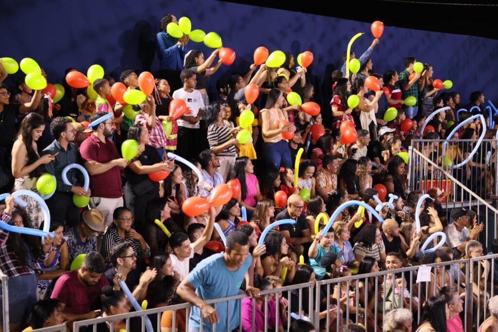 arraia-da-capital-tem-aprovacao-do-publico-encantado-com-festa,-alegria-e-cultura-junina