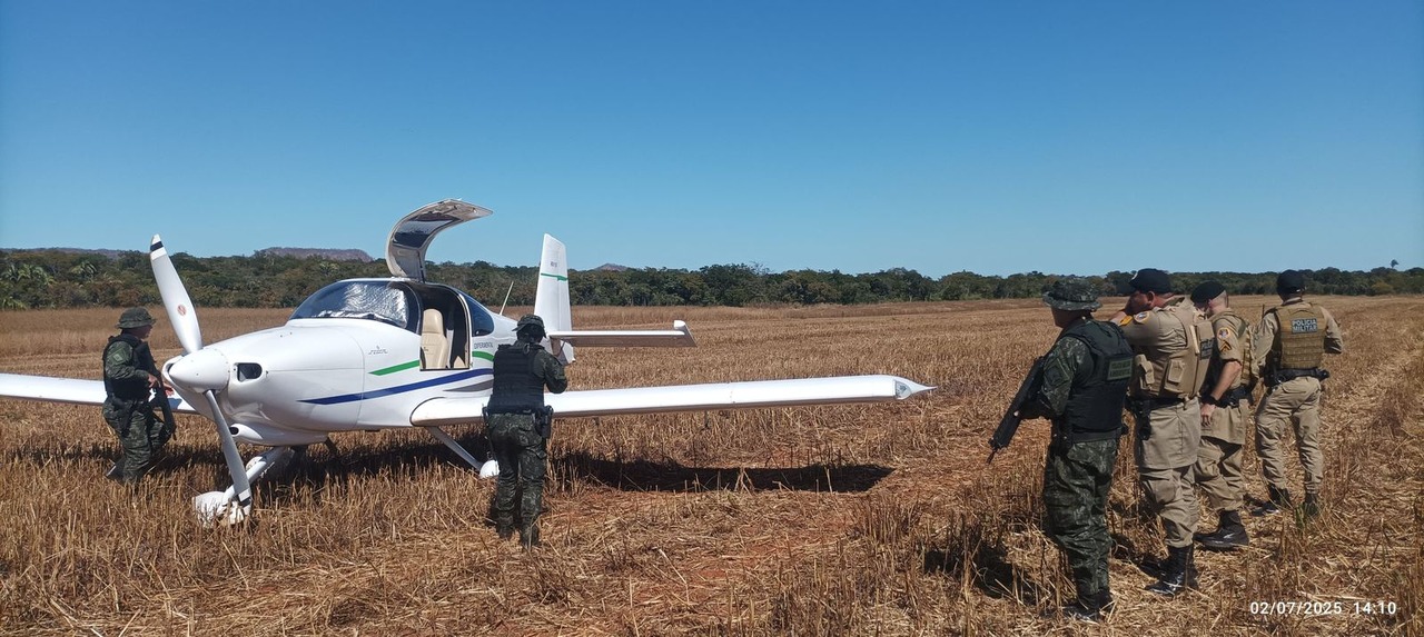 aviao-roubado-no-maranhao-e-achado-em-plantacao-no-tocantins;-suspeitos-seguem-foragidos