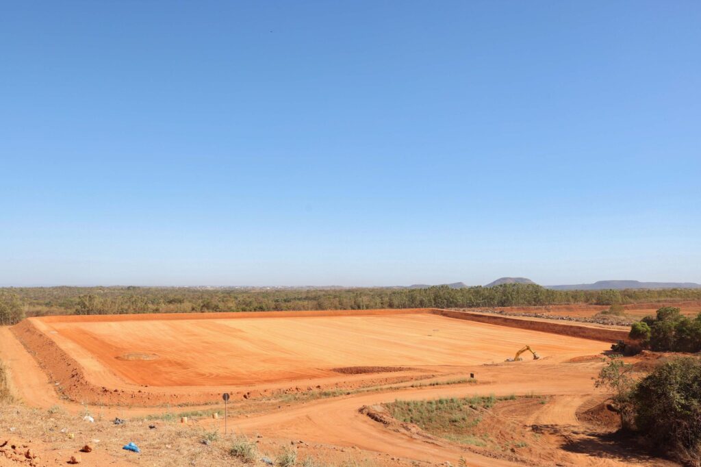prefeitura-de-palmas-executa-terraplanagem-para-construcao-da-setima-celula-do-aterro-sanitario