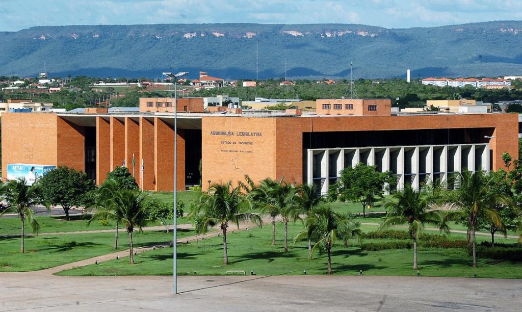 justica-manda-servidora-da-assembleia-devolver-r$-1,4-milhao-recebido-irregularmente