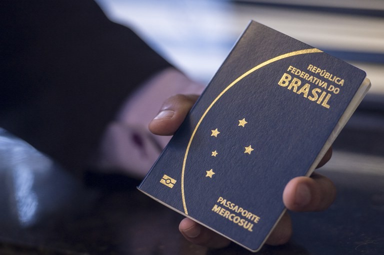 empresario-que-ostentava-ferraris-e-vida-de-luxo-tem-passaporte-retido-por-divida-com-vigilante