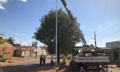 avenida-comercial-do-jardim-aureny-ii-recebe-iluminacao-de-led