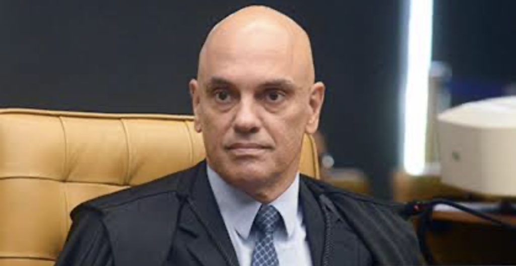 moraes-proibe-acampamentos-na-praca-dos-tres-poderes-e-ve-tentativa-de-coacao-contra-o-stf