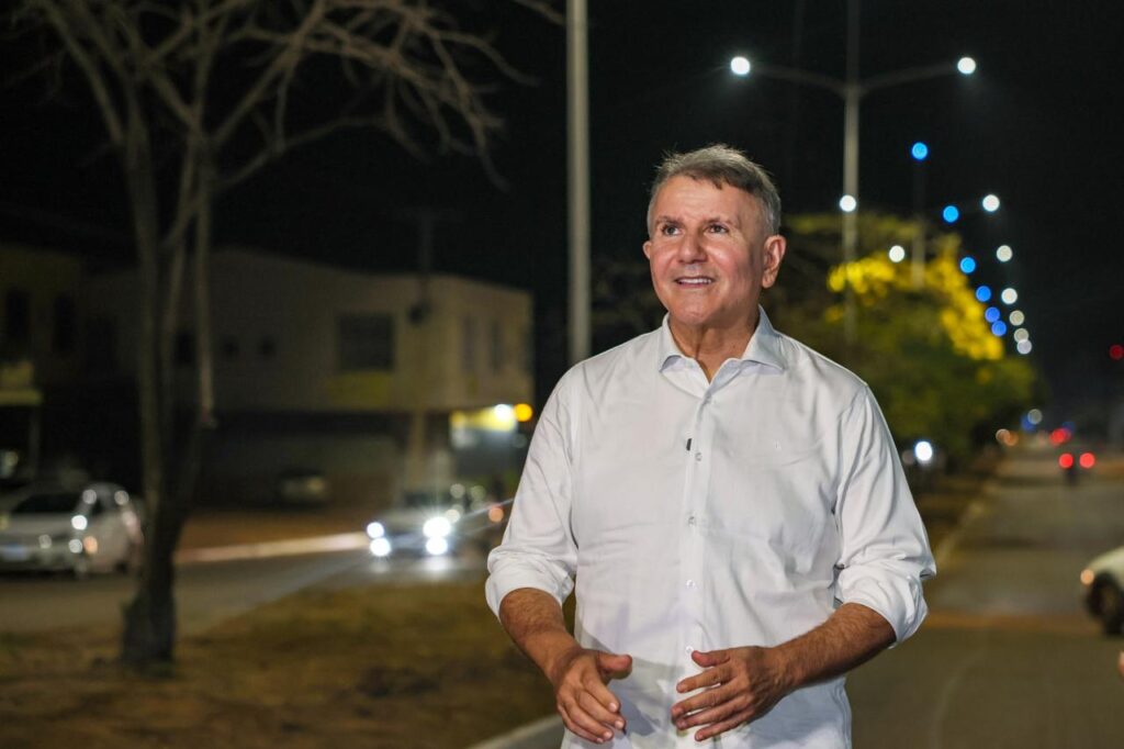 prefeito-eduardo-siqueira-entrega-nova-iluminacao-em-tecnologia-led-na-regiao-norte-de-palmas