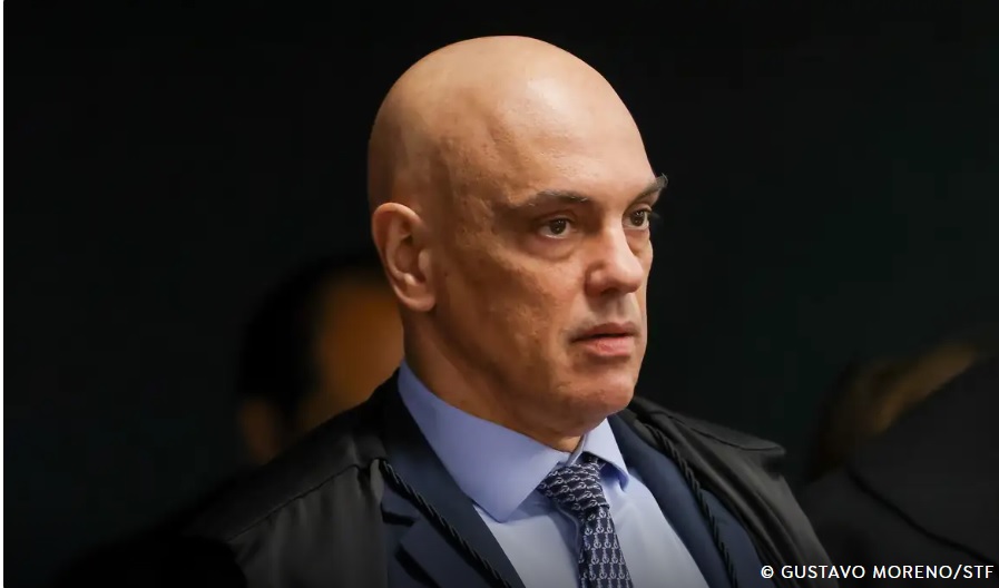 moraes-da-48-horas-para-bolsonaro-explicar-rascunho-de-pedido-de-asilo