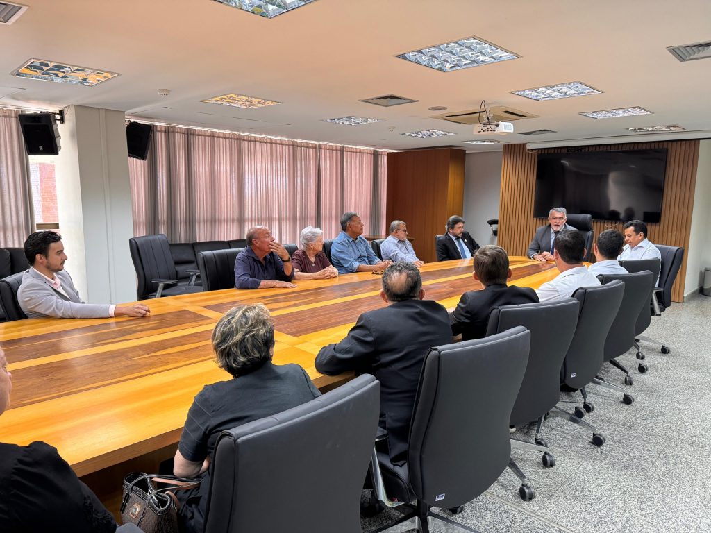 deputado-amelio-cayres-articula-implantacao-de-cursos-de-medicina-em-colinas-e-araguatins