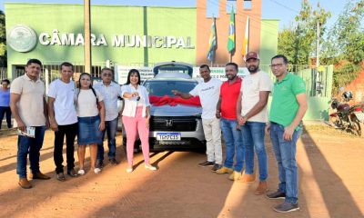 janad-valcari-entrega-veiculo-zero-quilometro-para-camara-municipal-de-taipas-do-tocantins