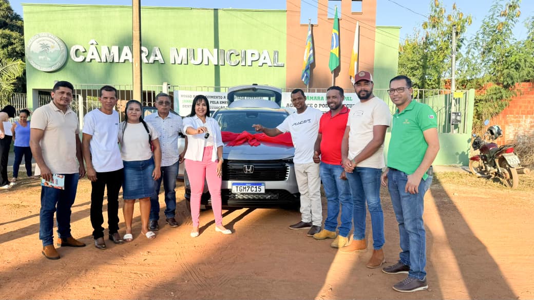janad-valcari-entrega-veiculo-zero-quilometro-para-camara-municipal-de-taipas-do-tocantins