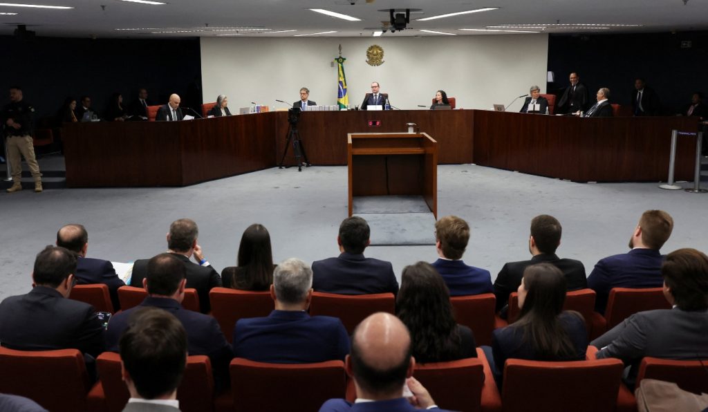 saiba-como-foi-o-1o-dia-do-julgamento-de-bolsonaro-e-mais-sete-reus