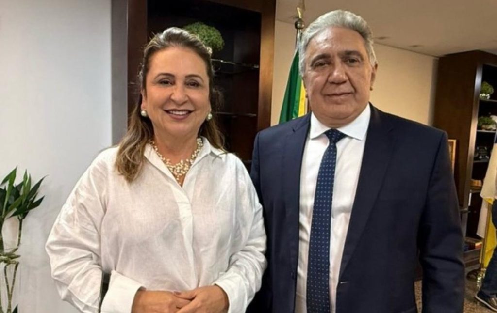 “com-fala-de-apoio,-katia-abreu-se-reune-com-o-governador-em-exercicio-laurez-moreira”