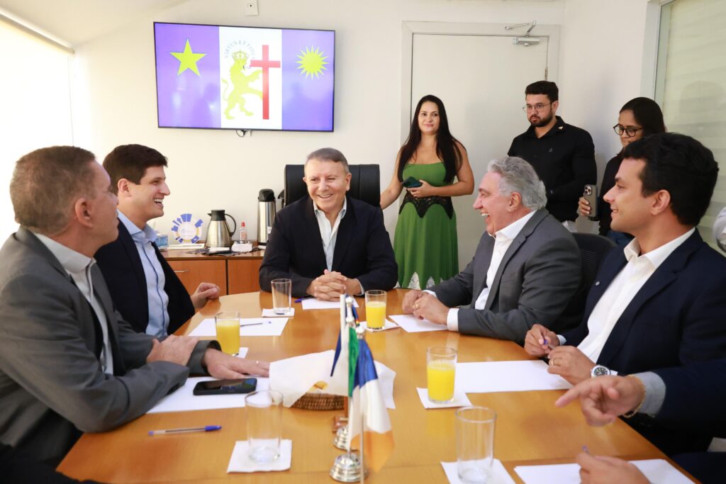 prefeito-do-recife,-joao-campos,-visita-palmas-e-e-recebido-por-eduardo-siqueira-campos