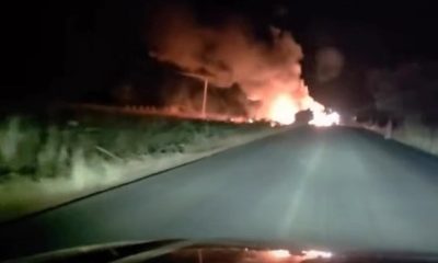 caminhao-pega-fogo-apos-acidente-com-multiplos-veiculos-e-deixa-quatro-feridos-na-to-373