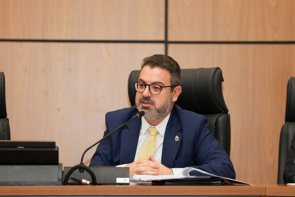 gestao-eduardo-siqueira-campos-apresenta-prestacao-de-contas-do-segundo-quadrimestre-de-2025