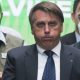 apos-crise-de-solucos-e-vomito,-medico-passa-noite-com-bolsonaro,-que-ja-se-recupera