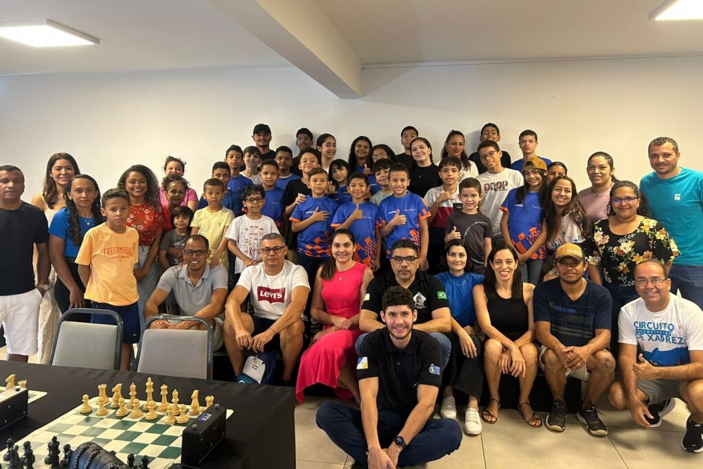 estudantes-de-palmas-conquistam-premiacoes-no-ii-torneio-primeiros-lances-de-xadrez