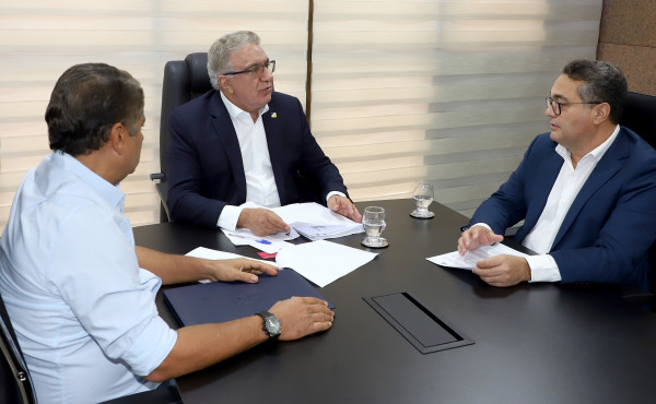 governador-laurez-moreira-pede-celeridade-nas-obras-do-aerodromo-de-sao-felix-do-tocantins