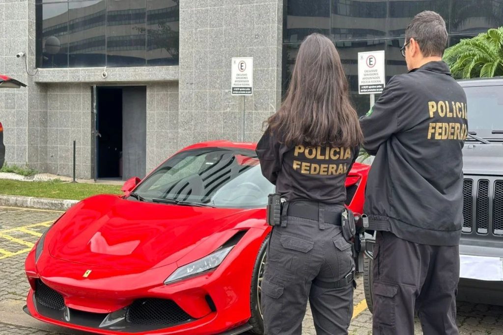 ferrari,-porsche:-veja-carroes-apreendidos-em-operacao-contra-sindicato-ligado-a-irmao-de-lula