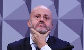 “careca-do-inss”-acumula-r$-1,5-milhao-em-dividas-com-a-uniao-e-e-cobrado-por-calote-em-camarote