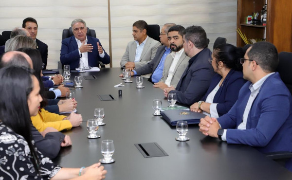 governador-laurez-reune-secretariado-para-debater-obras-no-tocantins