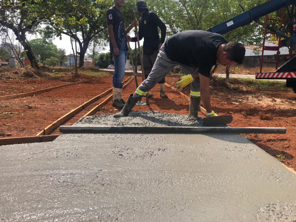 obra-da-nova-praca-da-arne-53-avanca-com-construcao-da-pista-de-caminhada