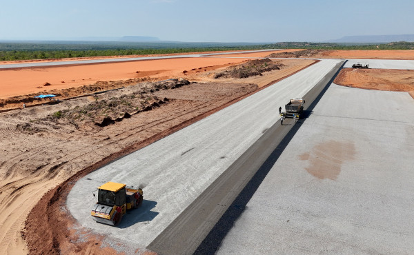 governo-do-tocantins-garante-continuidade-da-obra-do-aerodromo-de-sao-felix,-no-jalapao