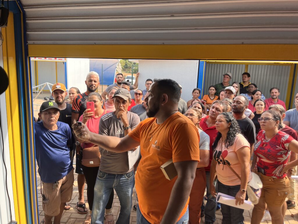 prefeitura-de-palmas-entrega-a-comerciantes-da-arca-de-taquaralto-chaves-dos-novos-boxes