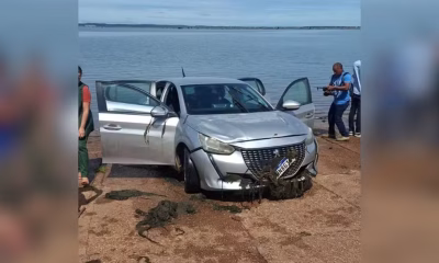 carro-e-retirado-do-lago-de-palmas-apos-cair-de-pier-e-motorista-morrer