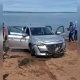carro-e-retirado-do-lago-de-palmas-apos-cair-de-pier-e-motorista-morrer