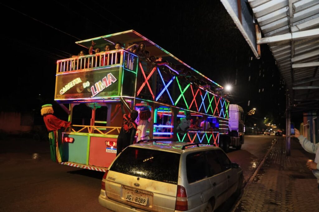 apresentacoes-do-natal-luz-encantam-o-distrito-de-taquarucu