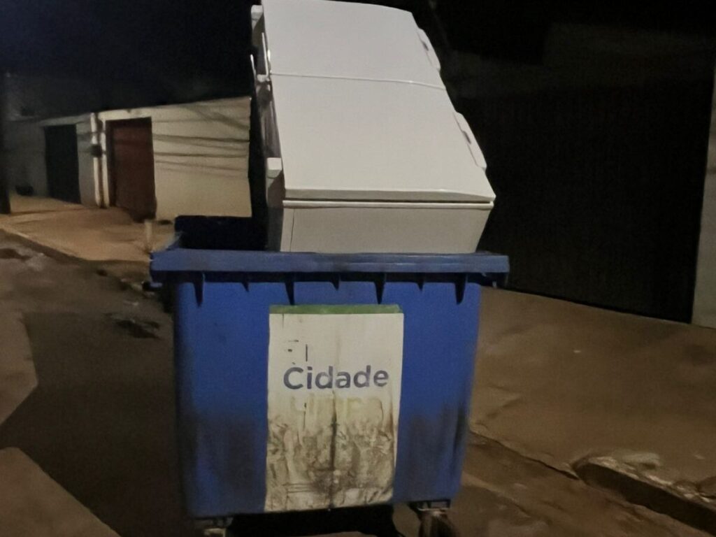 guarda-metropolitana-de-palmas-prende-suspeitos-com-freezer-furtado-de-escola-na-regiao-norte