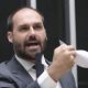 eduardo-precisa-retornar-ao-brasil-para-manter-cargo-de-escrivao-na-pf