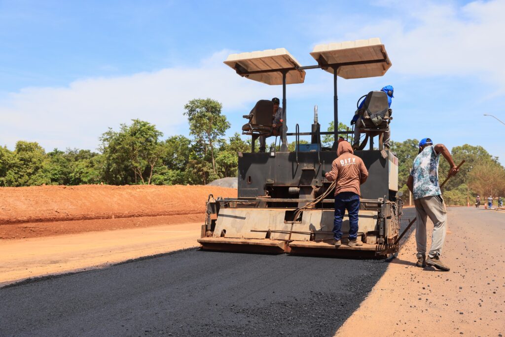 prefeitura-de-palmas-pavimenta-mais-uma-via-do-acesso-a-regiao-norte-pela-avenida-ns-15