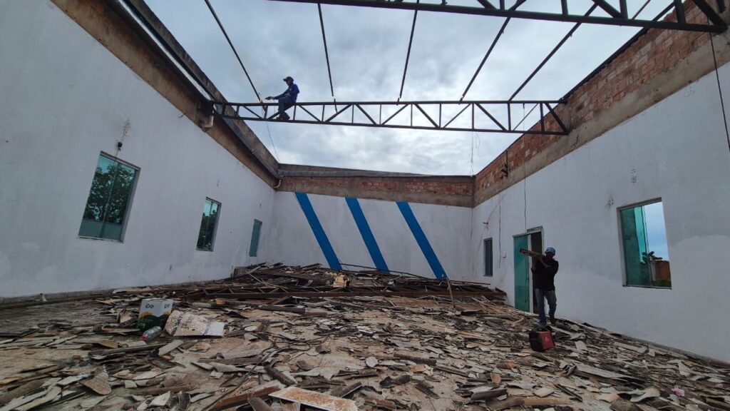 prefeitura-de-palmas-restaura-telhados-de-mais-de-160-casas-apos-vendaval-no-jardim-taquari