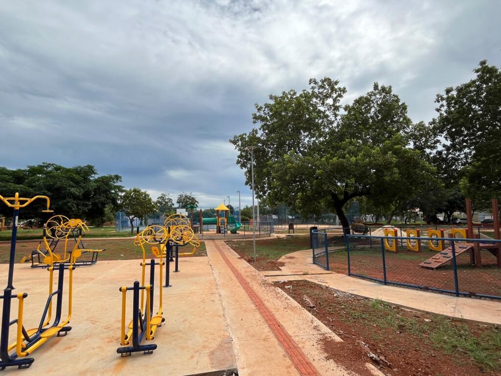 obras-da-praca-da-arne-53-avancam-com-construcao-de-via-pavimentada-e-pista-de-caminhada