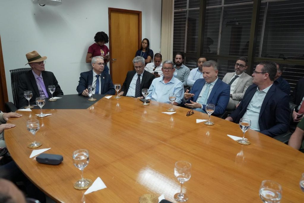 prefeitos-do-tocantins-discutem-crise-fiscal-com-tce-em-palmas